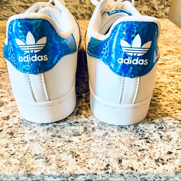 BNWOT MENS ADIDAS SUPERSTARS - Picture 3 of 3